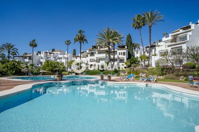 2 bedroom Flat for sale in Los Llanos, Estepona with pool - € 1,295,000 (Ref: 10074662)