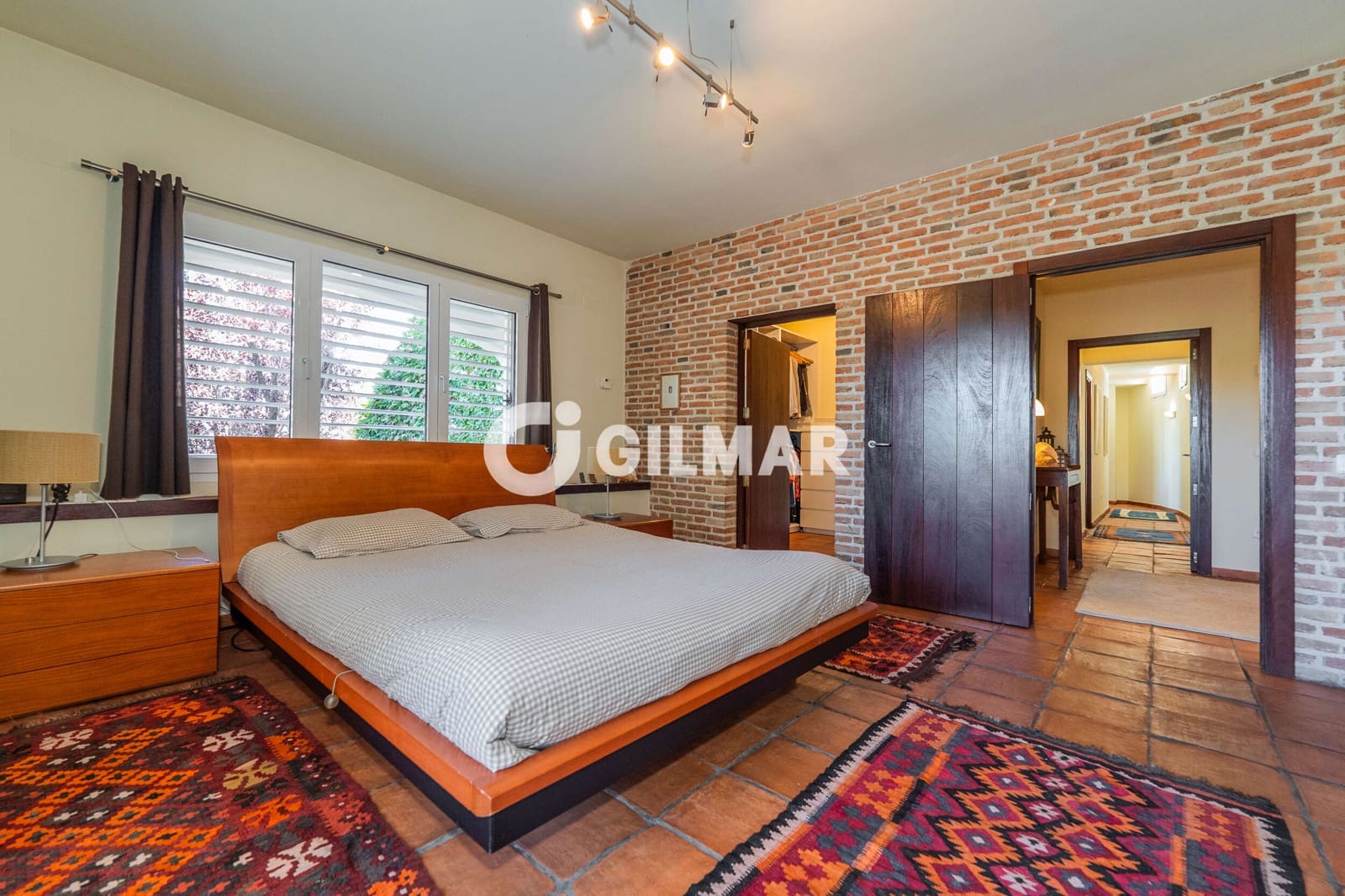 5 bedroom Villa for sale in El Casar with pool - € 780,000 (Ref: 10078805)