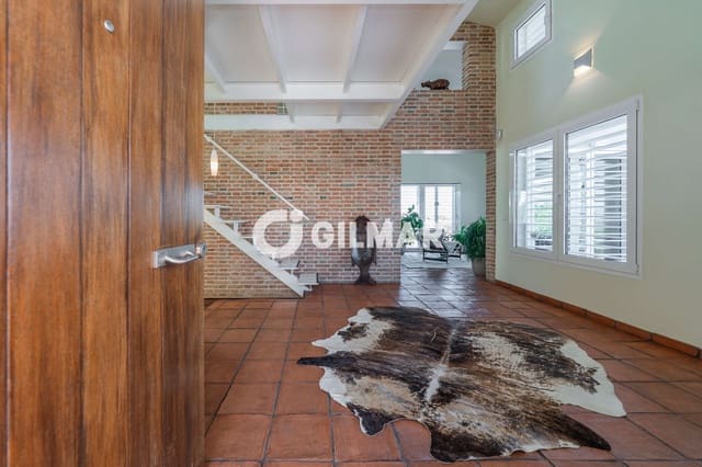 Chalet de 5 habitaciones en El Casar en venta con piscina - 780.000 € (Ref: 10078805)
