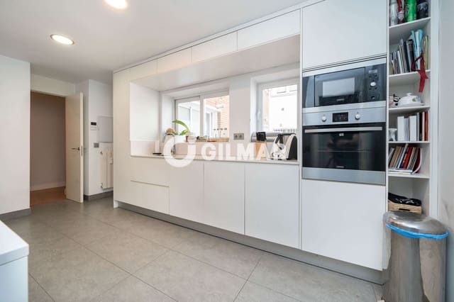 4 sypialnia Mieszkanie na sprzedaż w Mirasierra, Miasto Madryt z basenem garażem - 1 330 000 € (Ref: 10079847)