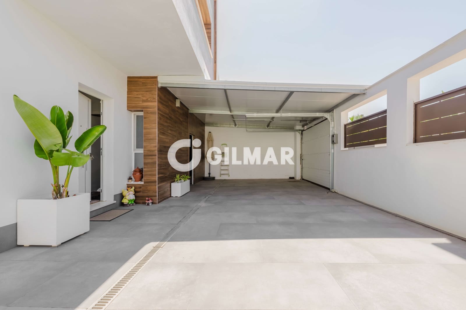 3 bedroom Villa for sale in Jerez de la Frontera with pool - € 680,000 (Ref: 10079848)