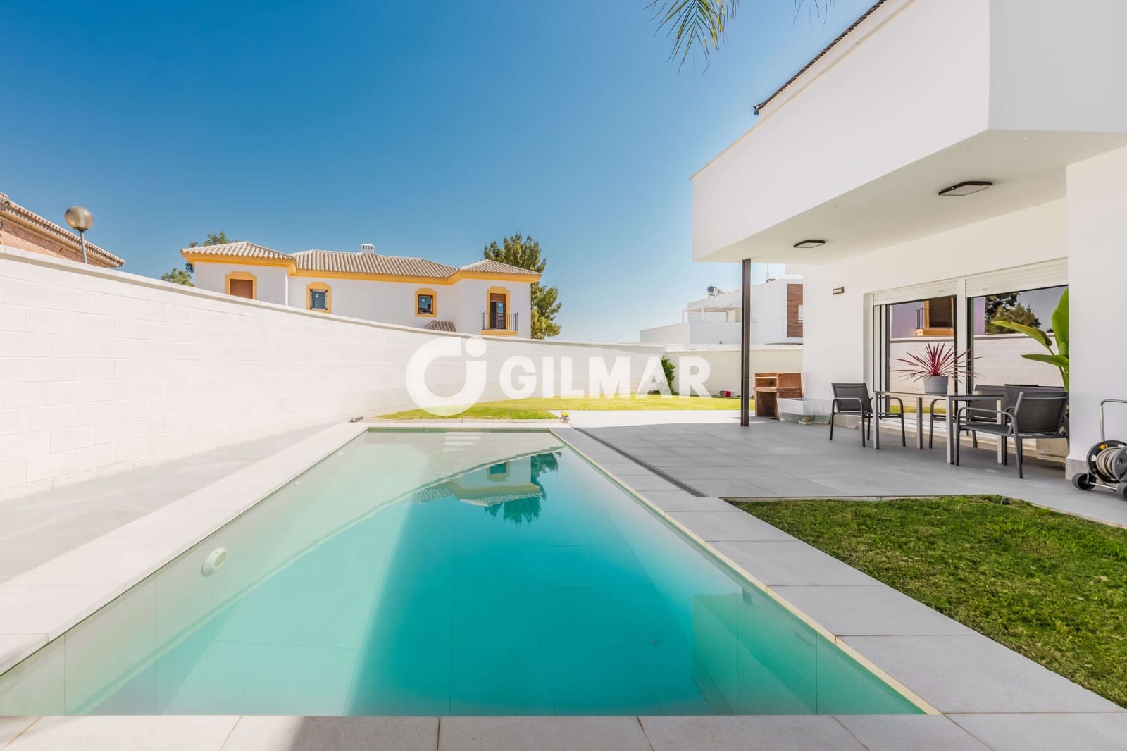 4 bedroom Semi-detached Villa for sale in Jerez de la Frontera with pool - € 600,000 (Ref: 10079849)