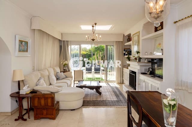 5 bedroom Villa for sale in La Merced, Marbella with pool garage - € 1,400,000 (Ref: 10079973)