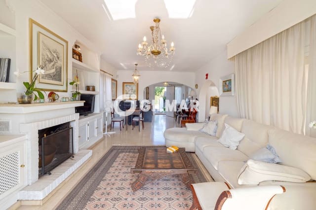 5 bedroom Villa for sale in La Merced, Marbella with pool garage - € 1,400,000 (Ref: 10079973)