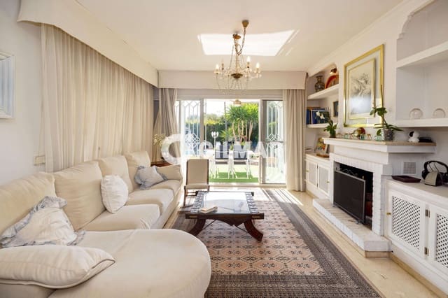 5 bedroom Villa for sale in La Merced, Marbella with pool garage - € 1,400,000 (Ref: 10079973)