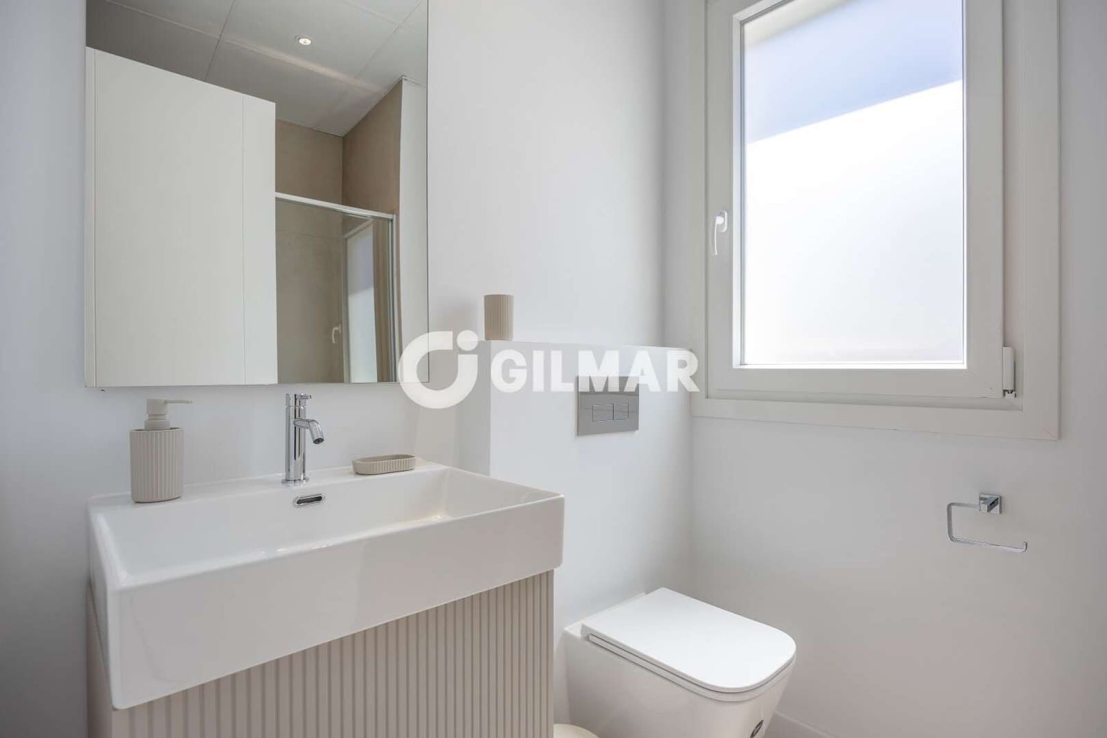 2 soveværelse Lejlighed til salg i La Barrosa med swimmingpool garage - € 530.000 (Ref: 10085241)