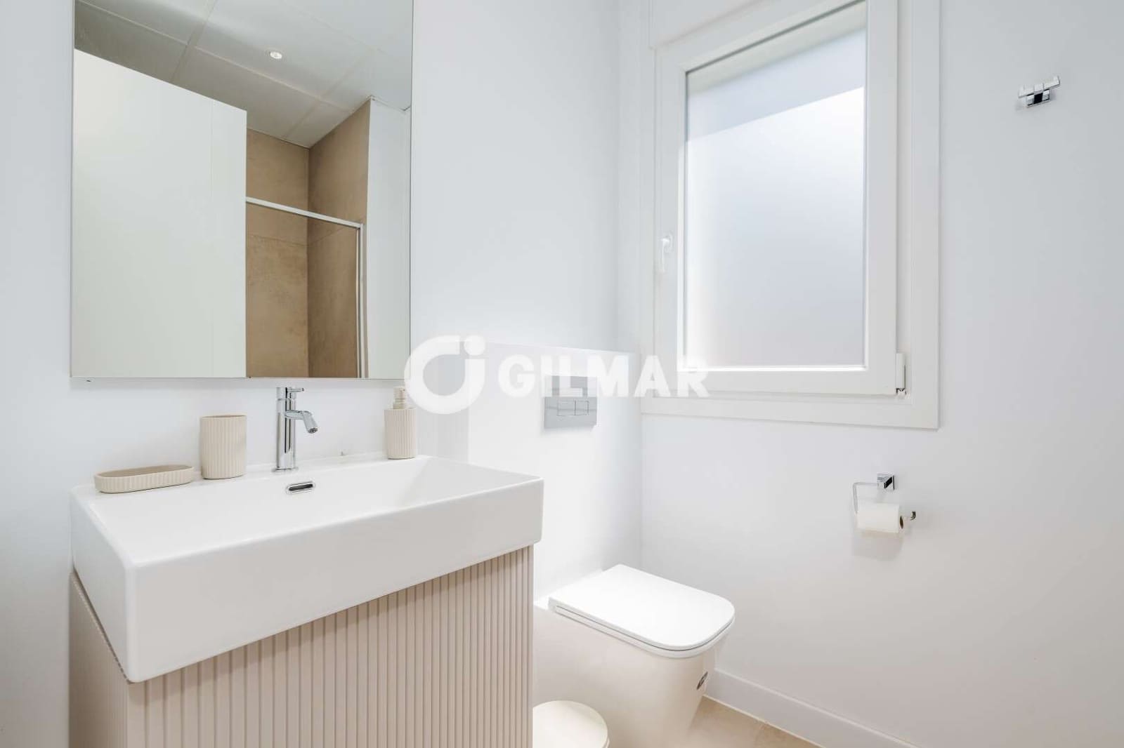 2 bedroom Flat for sale in La Barrosa with pool garage - € 530,000 (Ref: 10085241)