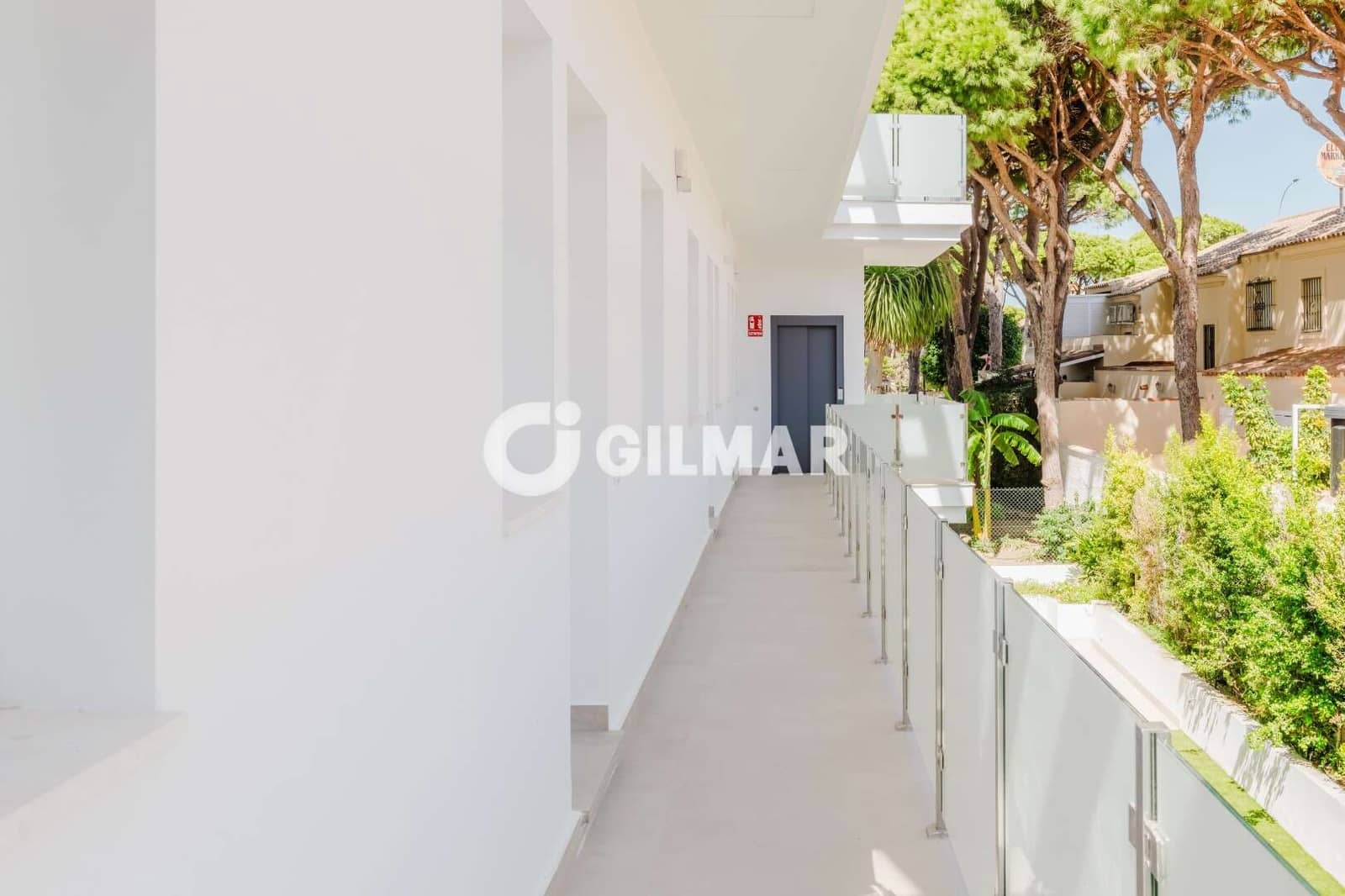 2 bedroom Flat for sale in La Barrosa with pool garage - € 530,000 (Ref: 10085241)