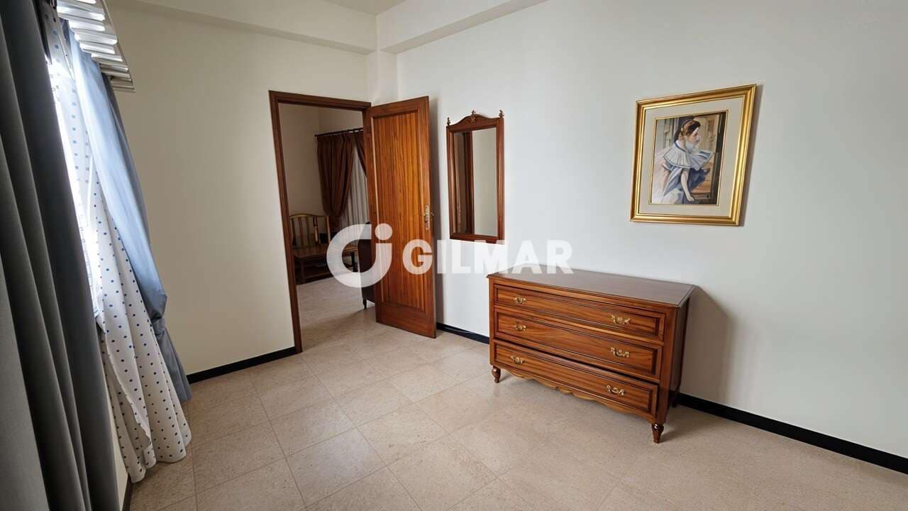 Pareado de 9 habitaciones en Guía de Isora en venta con garaje - 450.000 € (Ref: 10085245)