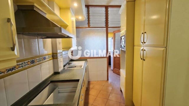 Pareado de 9 habitaciones en Guía de Isora en venta con garaje - 450.000 € (Ref: 10085245)