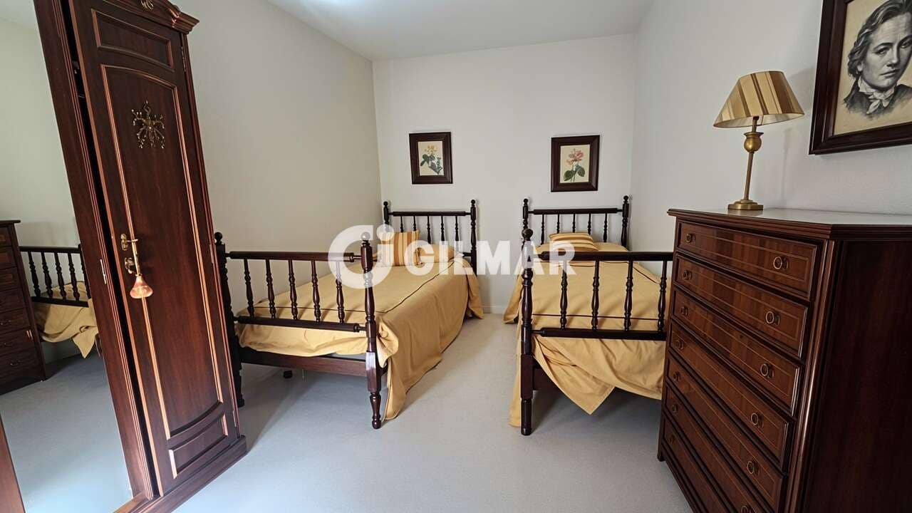 Pareado de 9 habitaciones en Guía de Isora en venta con garaje - 450.000 € (Ref: 10085245)