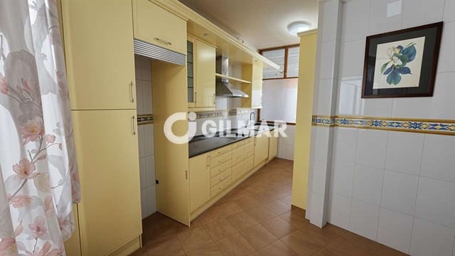 Pareado de 9 habitaciones en Guía de Isora en venta con garaje - 450.000 € (Ref: 10085245)