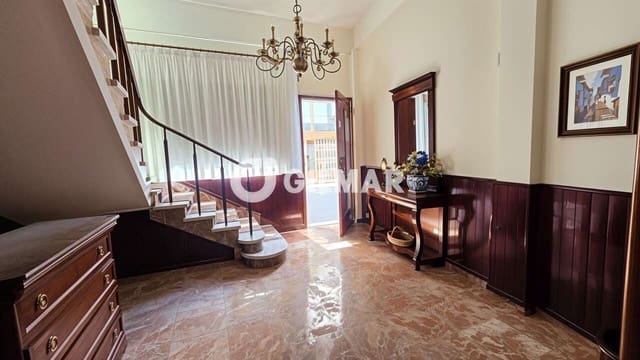 Pareado de 9 habitaciones en Guía de Isora en venta con garaje - 450.000 € (Ref: 10085245)
