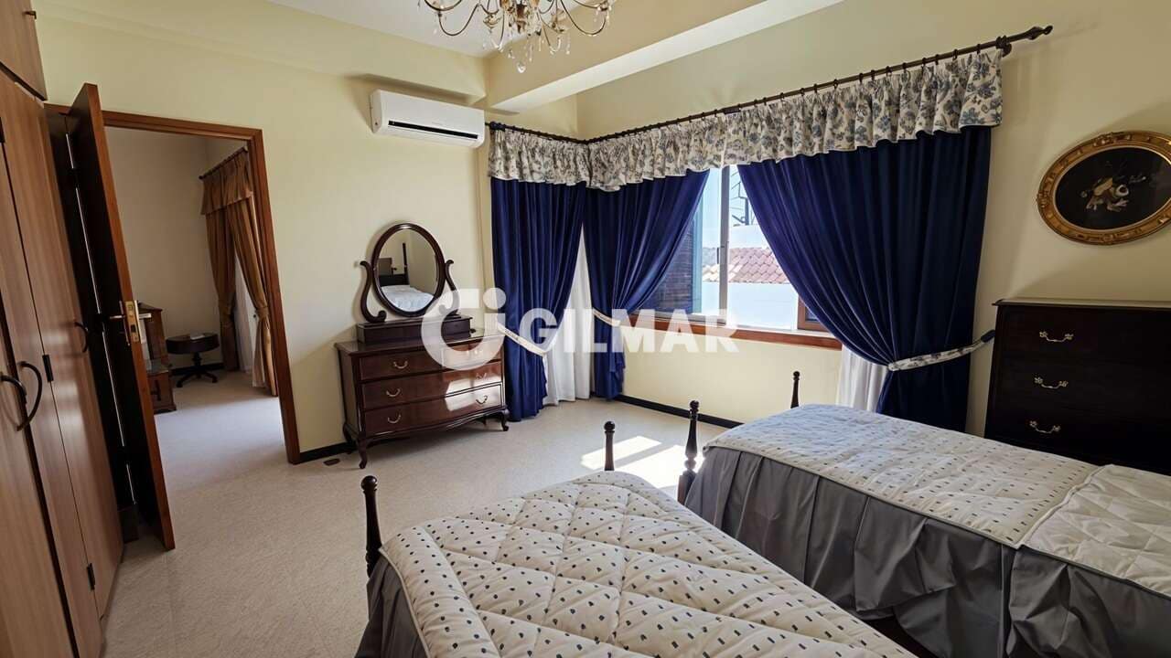 Pareado de 9 habitaciones en Guía de Isora en venta con garaje - 450.000 € (Ref: 10085245)
