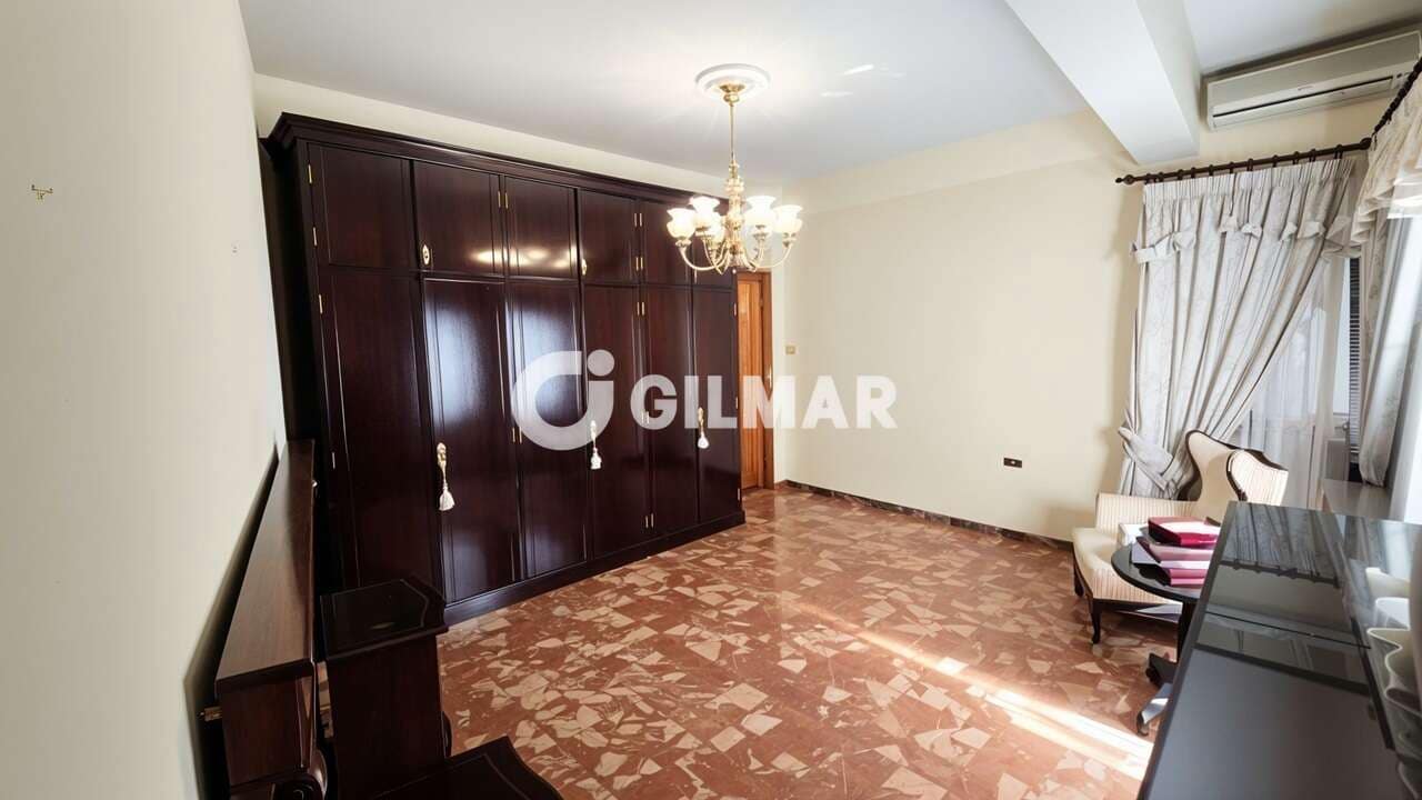 Pareado de 9 habitaciones en Guía de Isora en venta con garaje - 450.000 € (Ref: 10085245)