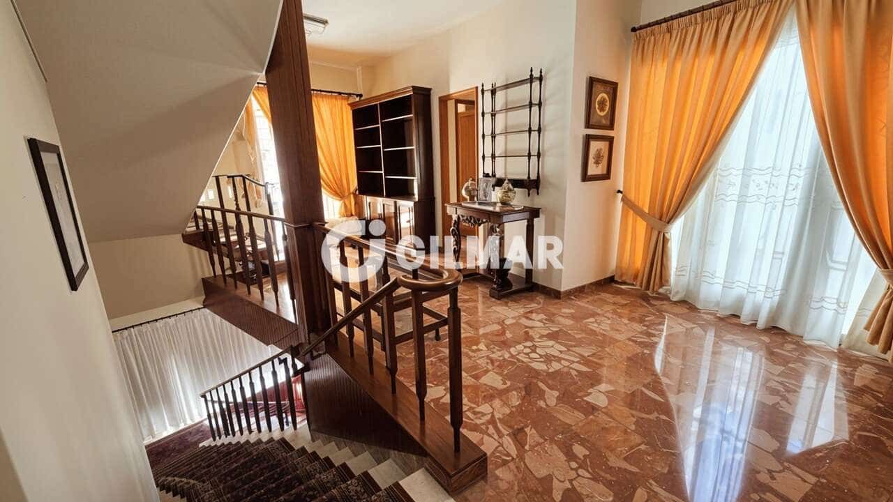 Pareado de 9 habitaciones en Guía de Isora en venta con garaje - 450.000 € (Ref: 10085245)