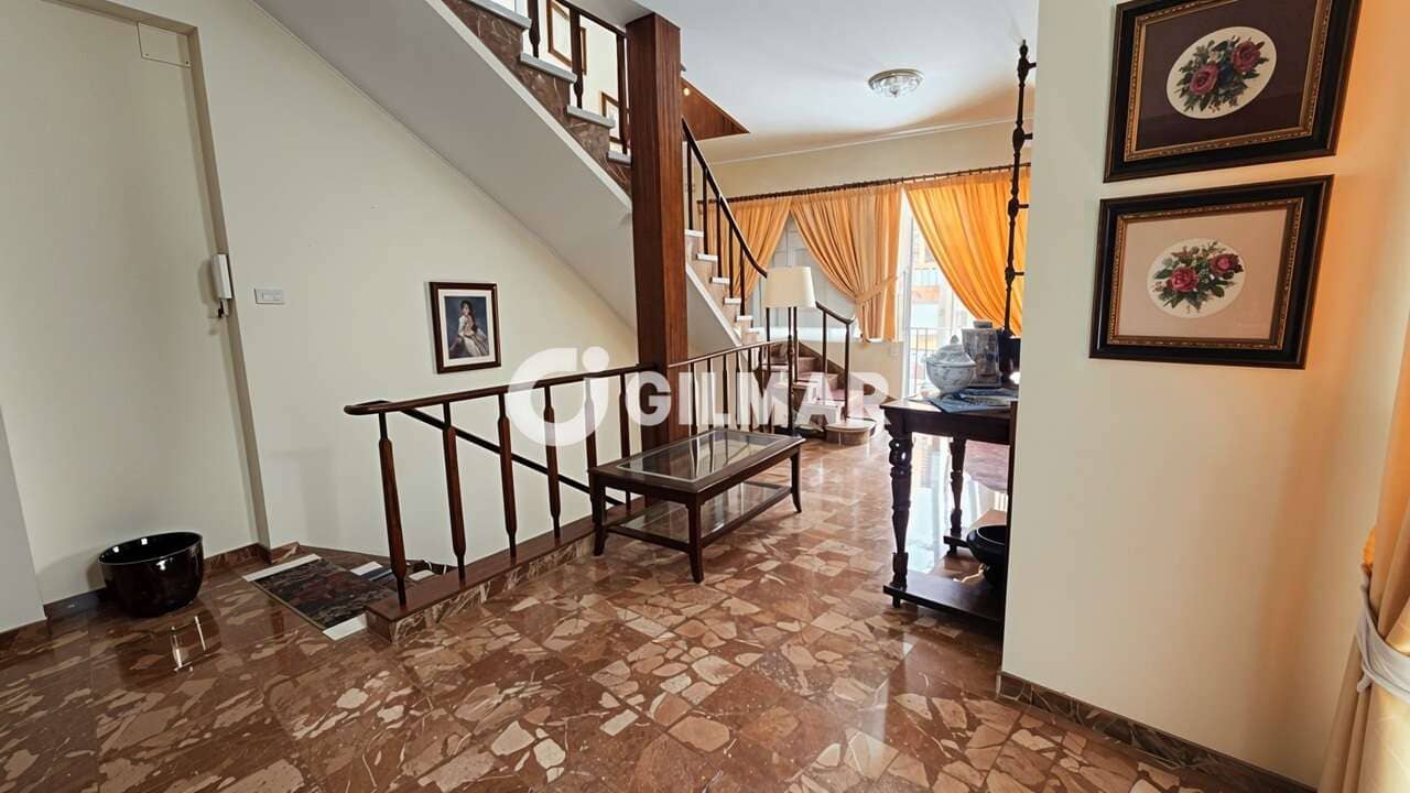 Pareado de 9 habitaciones en Guía de Isora en venta con garaje - 450.000 € (Ref: 10085245)