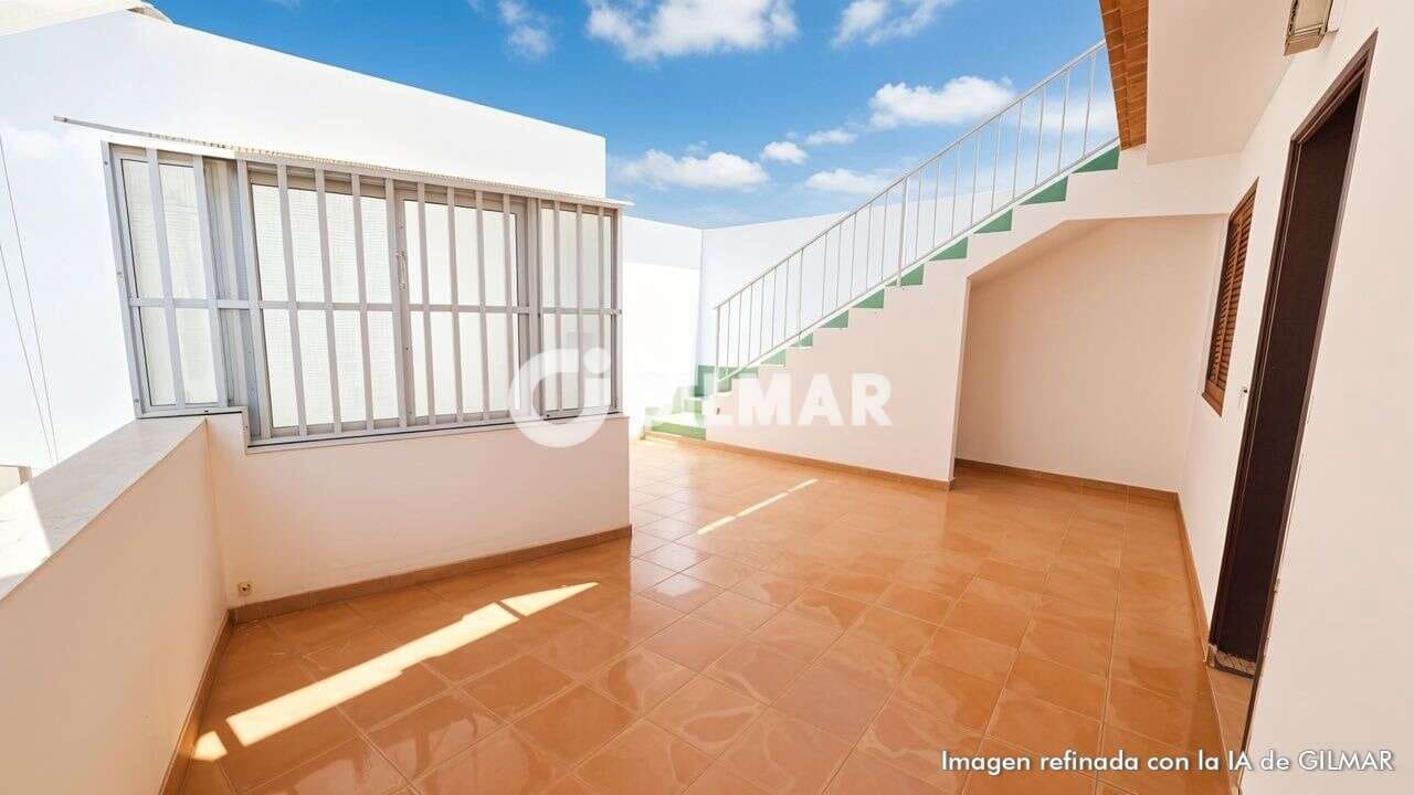 Pareado de 9 habitaciones en Guía de Isora en venta con garaje - 450.000 € (Ref: 10085245)