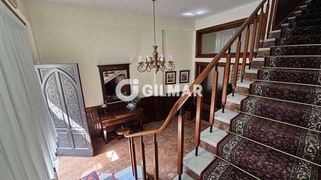 Pareado de 9 habitaciones en Guía de Isora en venta con garaje - 450.000 € (Ref: 10085245)