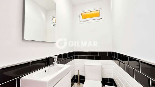 3 makuuhuone Rivitalo myytävänä paikassa San Eugenio Alto, Adeje mukana uima-altaan 
autotalli - 934 500 € (Ref: 10085246)