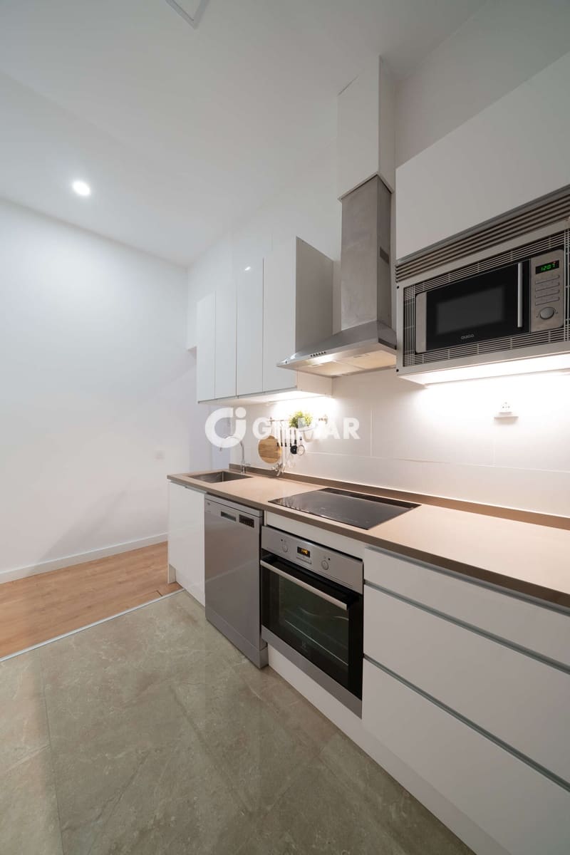 2 slaapkamer Flat te koop in Madrid stad - € 449.000 (Ref: 10085249)
