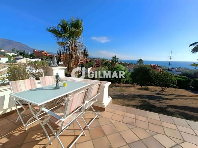 3 sypialnia Willa na sprzedaż w Buenas Noches, Estepona z garażem - 1 495 000 € (Ref: 10088439)