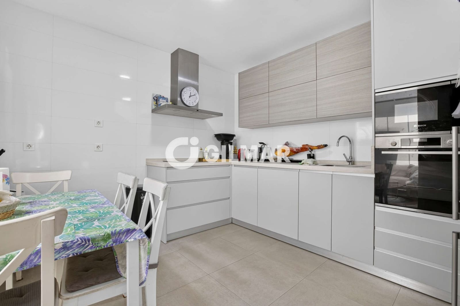 4 quarto Moradia em Banda para venda em Dos Hermanas com piscina - 439 000 € (Ref: 10088441)