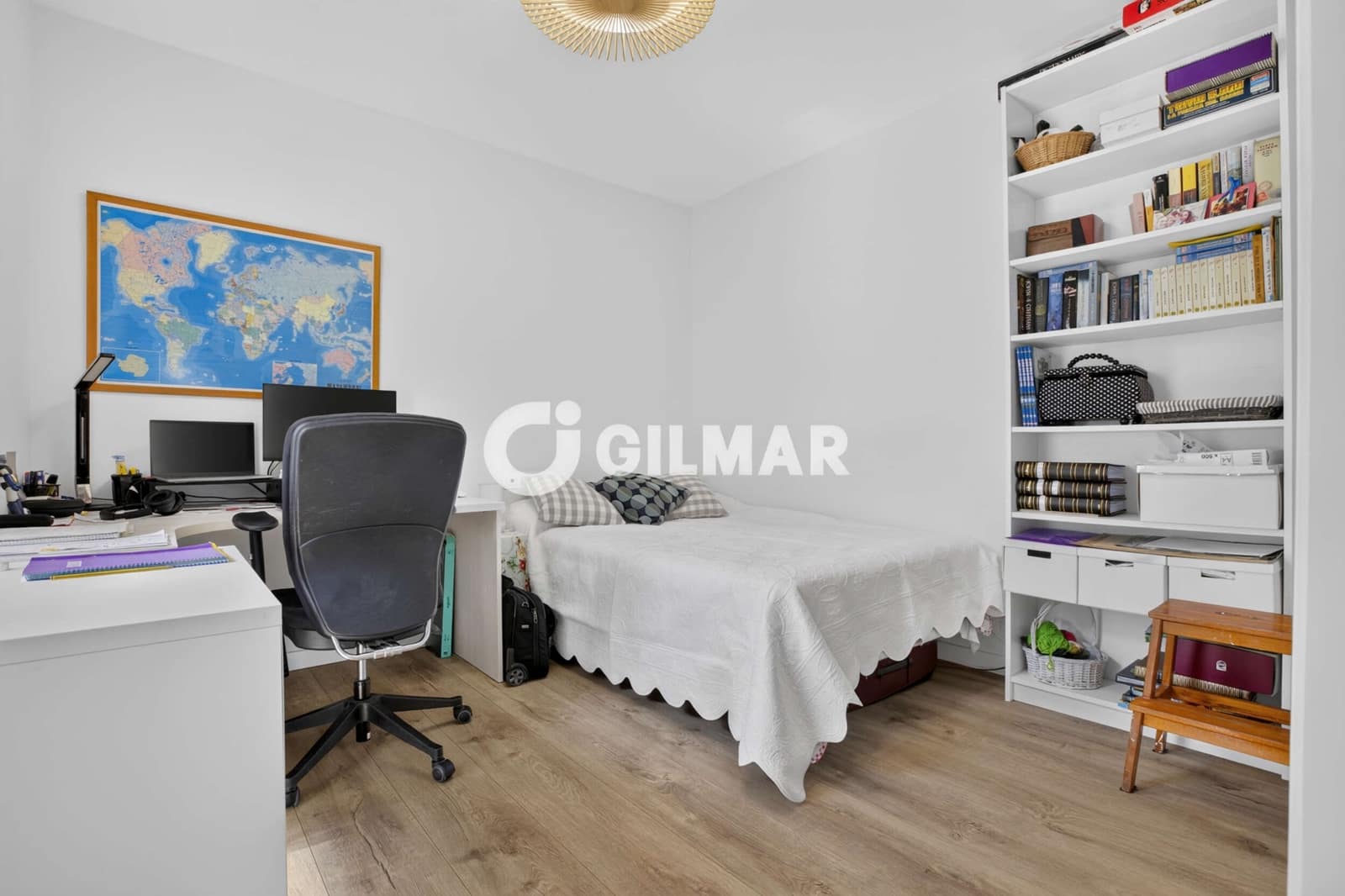 4 quarto Moradia em Banda para venda em Dos Hermanas com piscina - 439 000 € (Ref: 10088441)