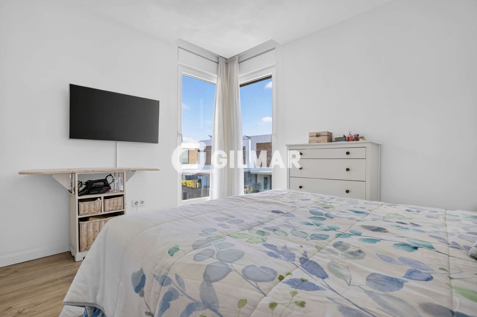 4 quarto Moradia em Banda para venda em Dos Hermanas com piscina - 439 000 € (Ref: 10088441)