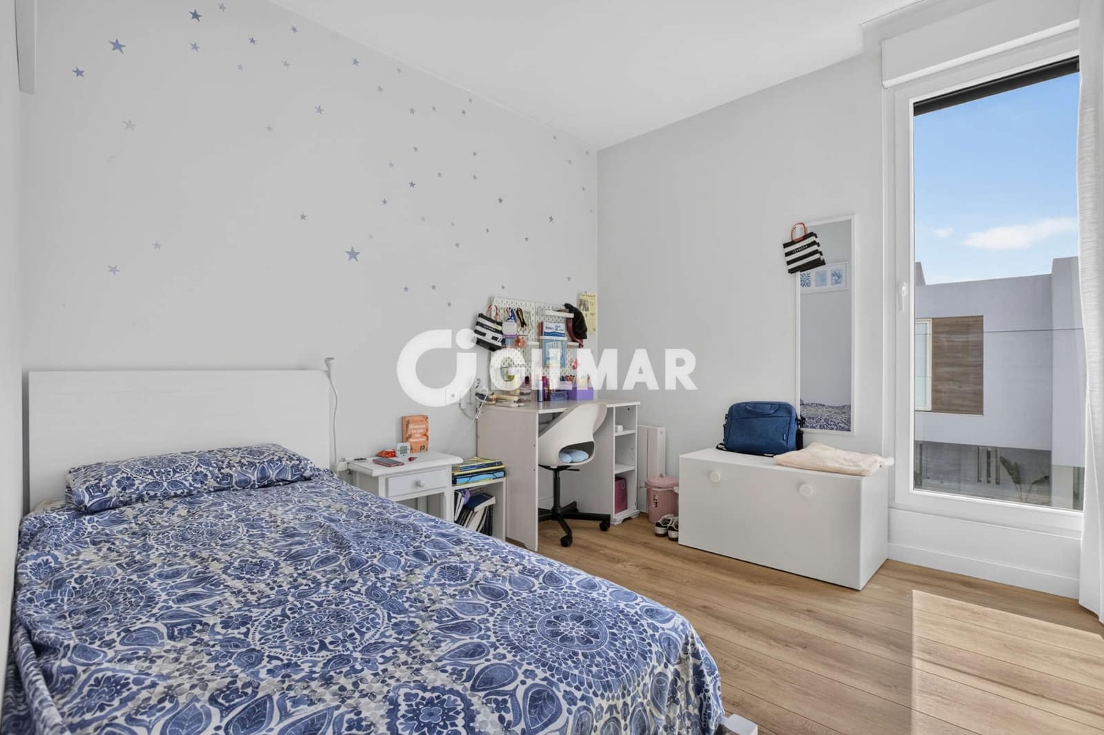 4 quarto Moradia em Banda para venda em Dos Hermanas com piscina - 439 000 € (Ref: 10088441)
