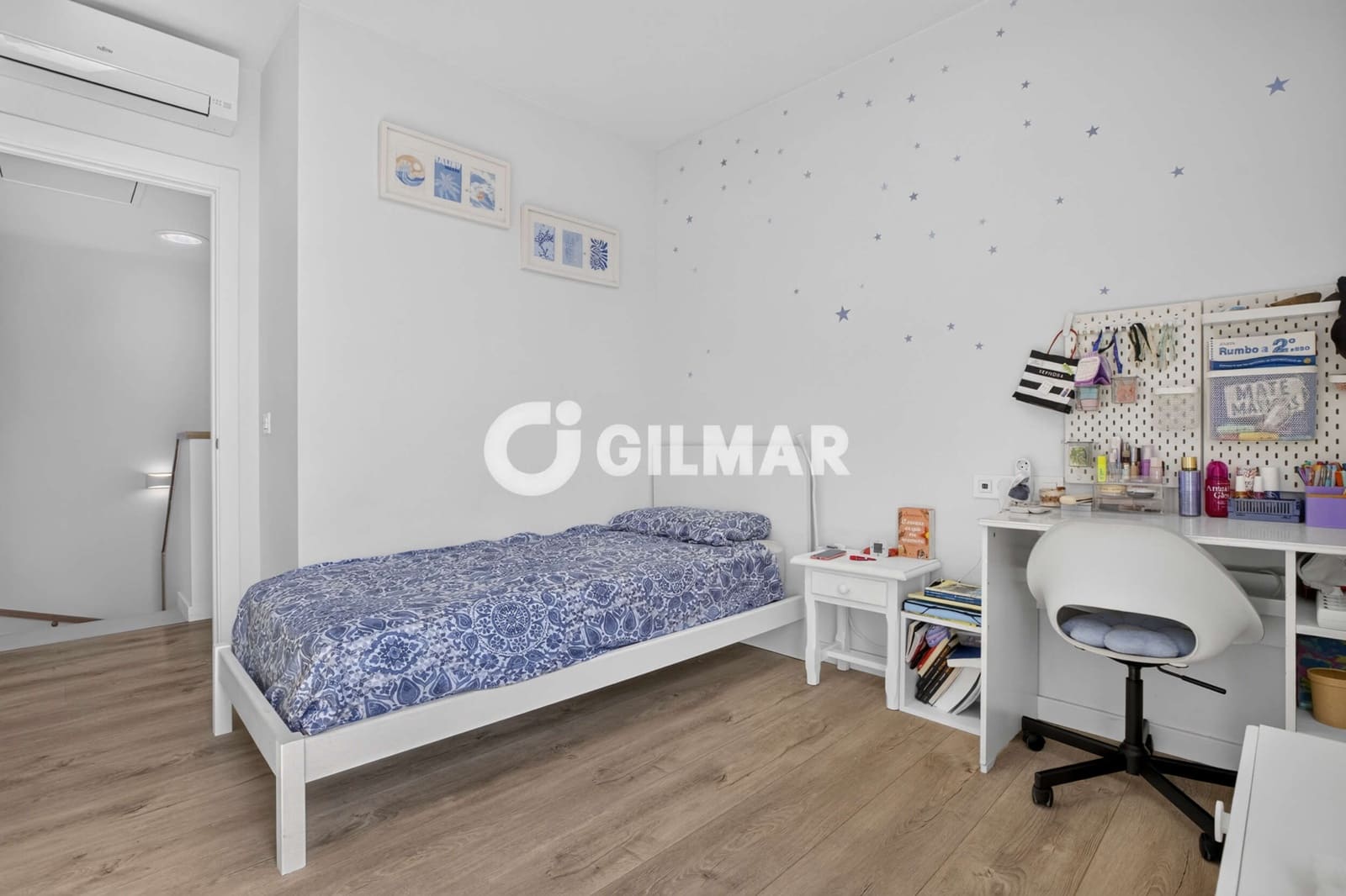 4 quarto Moradia em Banda para venda em Dos Hermanas com piscina - 439 000 € (Ref: 10088441)