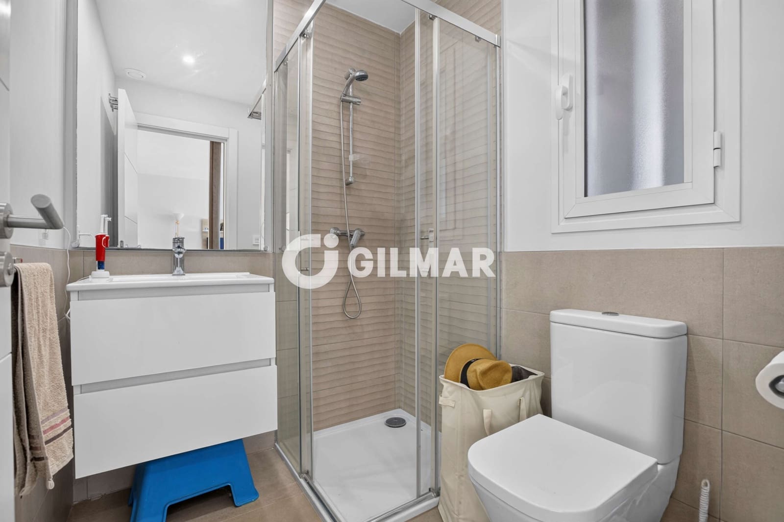 4 quarto Moradia em Banda para venda em Dos Hermanas com piscina - 439 000 € (Ref: 10088441)