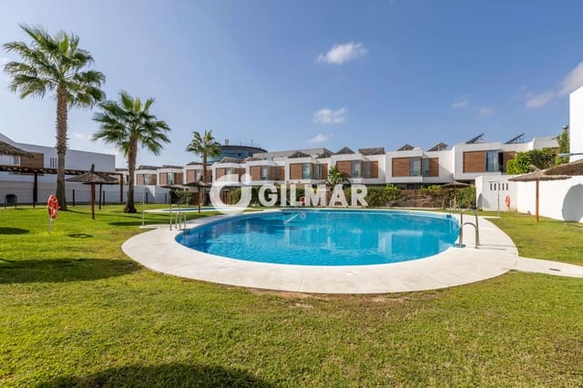 4 quarto Moradia em Banda para venda em Dos Hermanas com piscina - 439 000 € (Ref: 10088441)