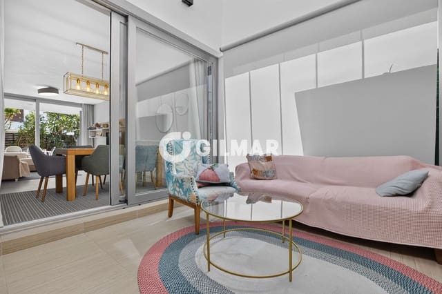 4 quarto Moradia em Banda para venda em Dos Hermanas com piscina - 439 000 € (Ref: 10088441)