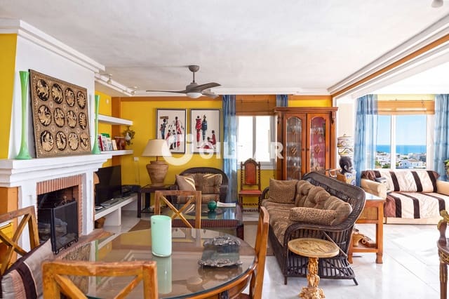 2 soveværelse Lejlighed til salg i Puerto Banus, Marbella med garage - € 897.000 (Ref: 10088443)