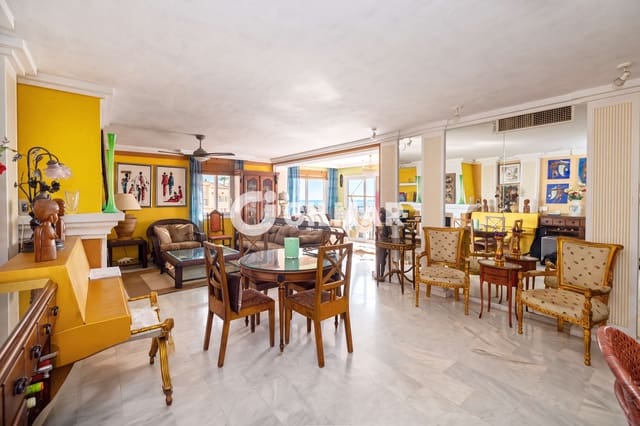 2 soveværelse Lejlighed til salg i Puerto Banus, Marbella med garage - € 897.000 (Ref: 10088443)