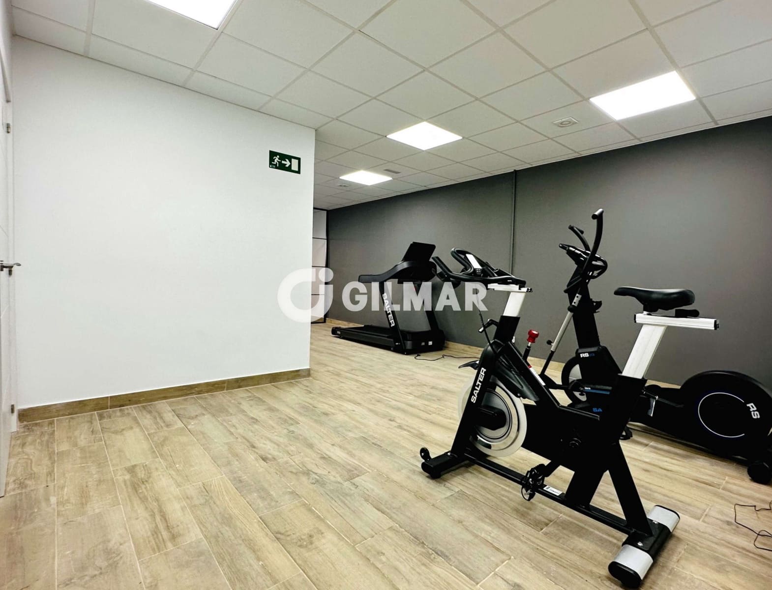 4 slaapkamer Flat te koop in Madrid stad met zwembad garage - € 1.050.000 (Ref: 10088447)