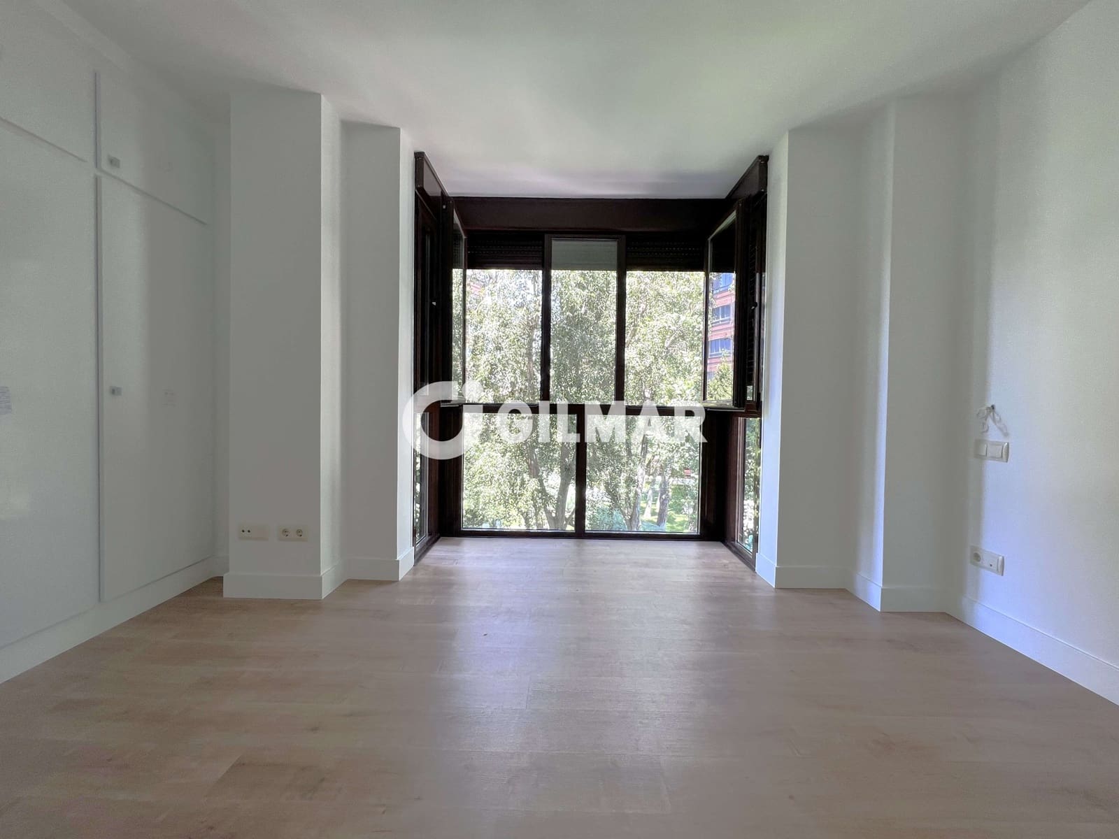 4 slaapkamer Flat te koop in Madrid stad met zwembad garage - € 1.050.000 (Ref: 10088447)