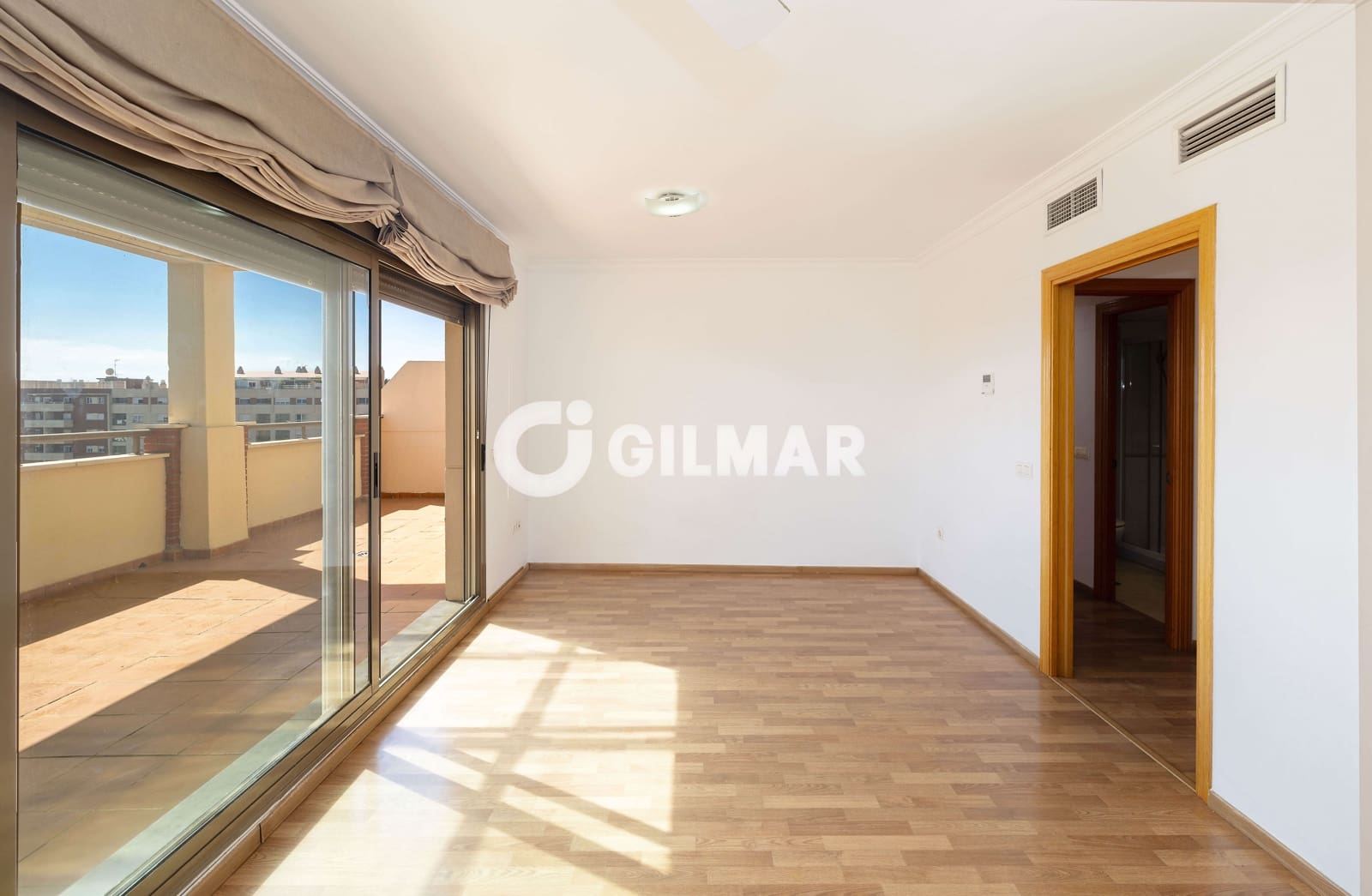 2 sovrum Takvåning till salu i Malaga stad med pool garage - 636 000 € (Ref: 10089956)
