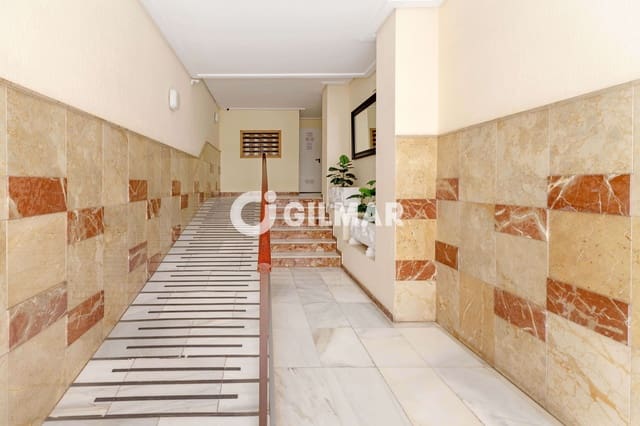 4 bedroom Flat for sale in El Molinillo, Málaga city with garage - € 420,000 (Ref: 10089958)