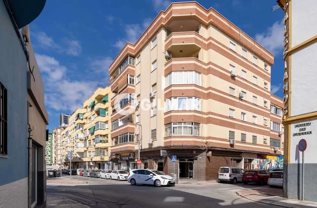 4 bedroom Flat for sale in El Molinillo, Málaga city with garage - € 420,000 (Ref: 10089958)