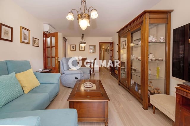 4 bedroom Flat for sale in El Molinillo, Málaga city with garage - € 420,000 (Ref: 10089958)