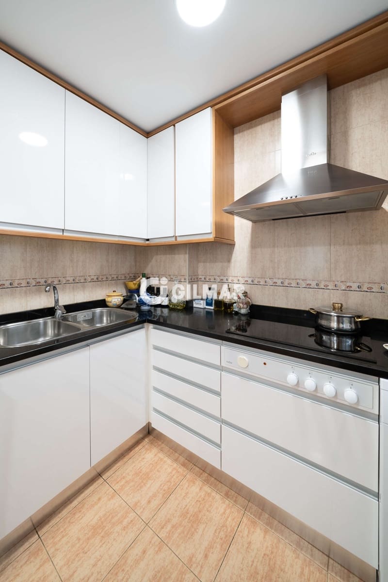 4 bedroom Flat for sale in Madrid city - € 650,000 (Ref: 10098849)