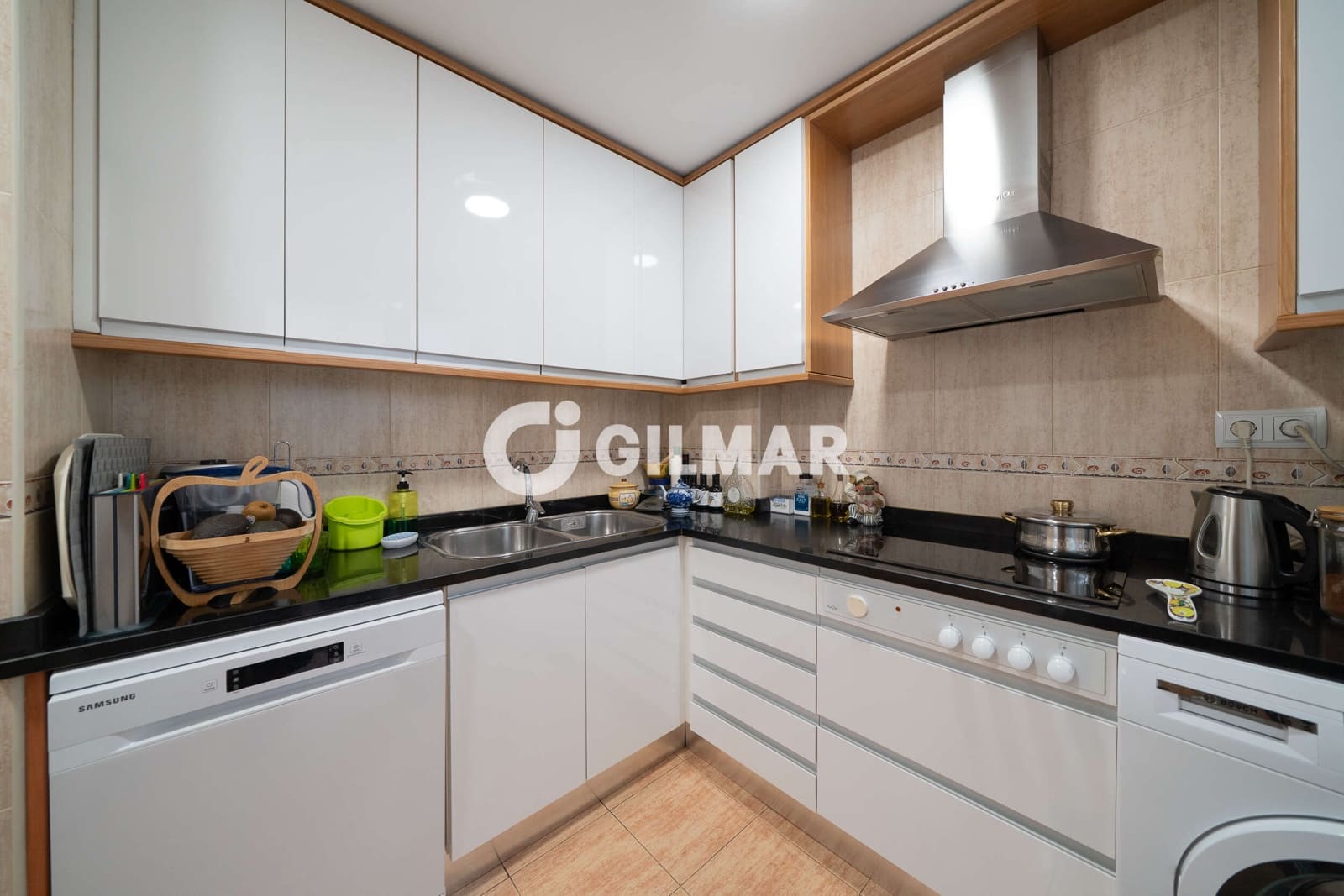 4 bedroom Flat for sale in Madrid city - € 650,000 (Ref: 10098849)
