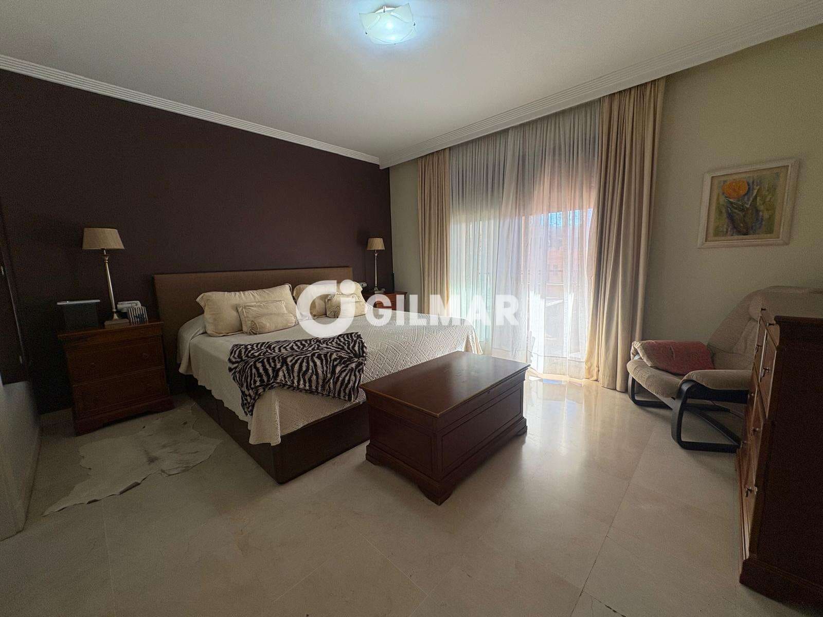 Piso de 4 habitaciones en Estepona en venta con piscina garaje - 1.300.000 € (Ref: 10099165)