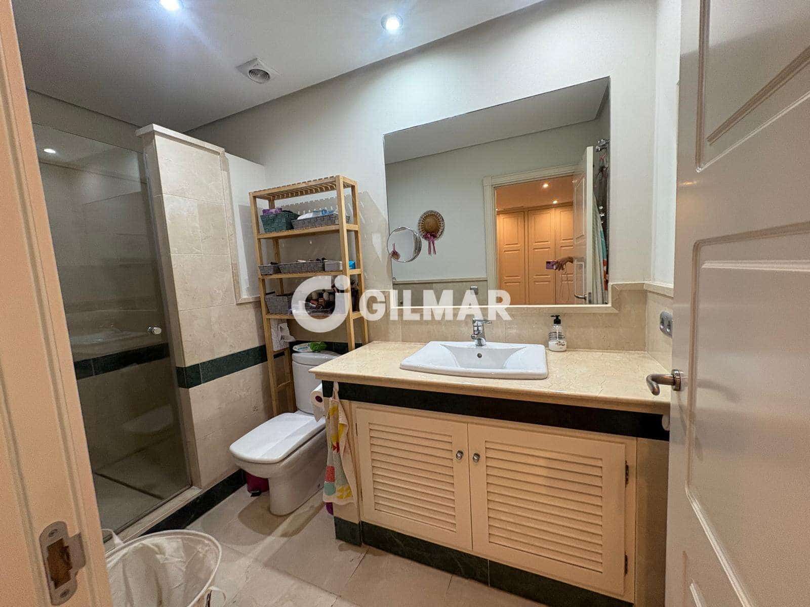 Piso de 4 habitaciones en Estepona en venta con piscina garaje - 1.300.000 € (Ref: 10099165)