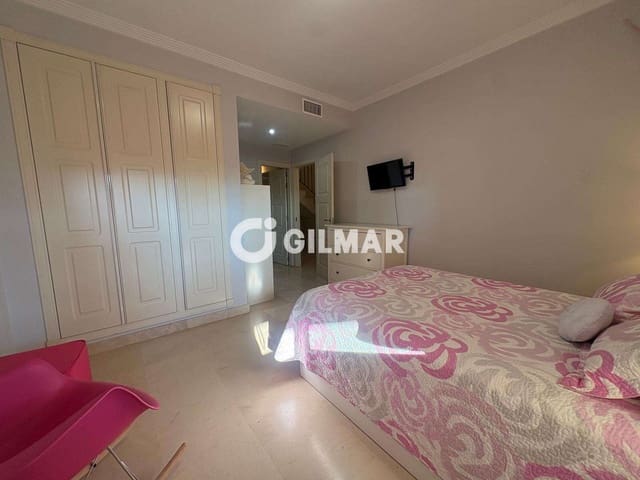 Piso de 4 habitaciones en Seghers, Estepona en venta con piscina garaje - 1.300.000 € (Ref: 10099165)