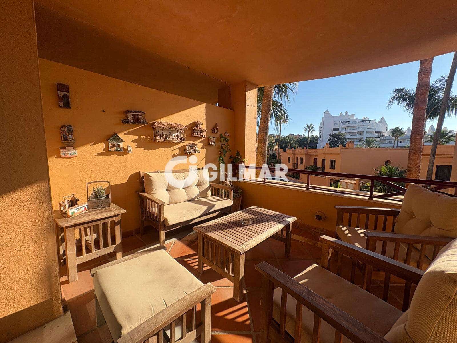 Piso de 4 habitaciones en Estepona en venta con piscina garaje - 1.300.000 € (Ref: 10099165)