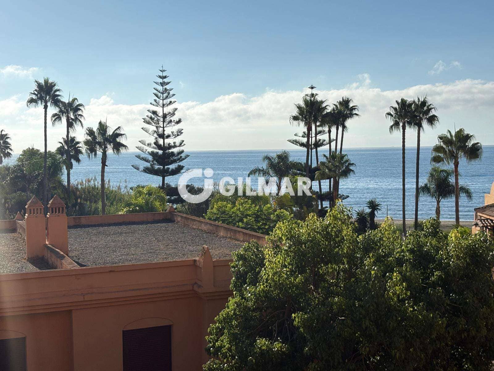 Piso de 4 habitaciones en Estepona en venta con piscina garaje - 1.300.000 € (Ref: 10099165)