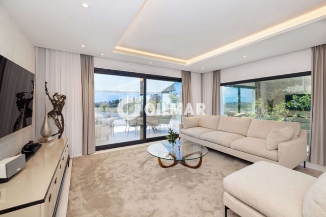 7 slaapkamer Villa te koop in Los Llanos, Estepona met zwembad - € 1.400.000 (Ref: 10099167)